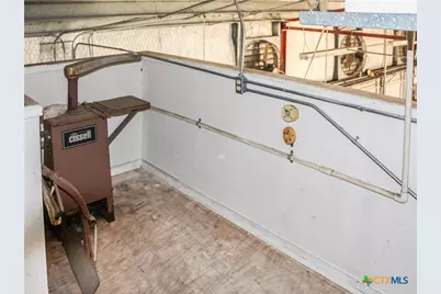 201 S Ridge Street, Hallettsville, TX 77964 - Photo 24