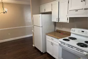 510 N Bauer St, Seguin, TX 78155 - Photo 6