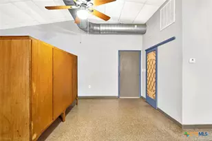 498 County Rd 124, Floresville, TX 78114 - Photo 26