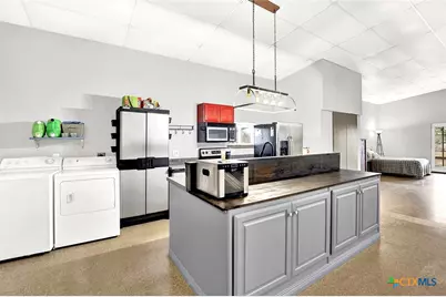 498 County Road 124, Floresville, TX 78114 - Photo 20