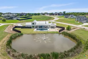 298 Glenview Cir, Belton, TX 76513 - Photo 2