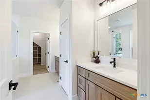 742 Rayner Ranch Blvd, Spring Branch, TX 78070 - Photo 16