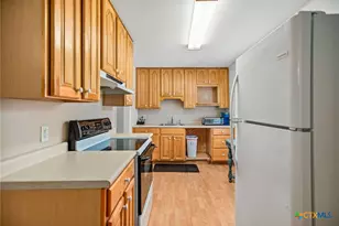 109 Massanet St, Port Lavaca, TX 77979 - Photo 16