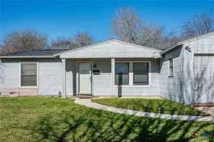 109 Massanet St, Port Lavaca, TX 77979 - Photo 1