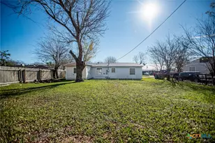 109 Massanet St, Port Lavaca, TX 77979 - Photo 6