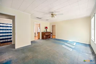 109 Massanet Street, Port Lavaca, TX 77979 - Photo 8