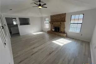 146 Forest Dr, Seguin, TX 78155 - Photo 6