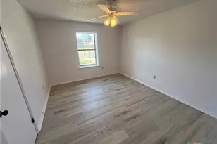 146 Forest Dr, Seguin, TX 78155 - Photo 8