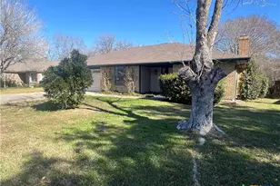 146 Forest Dr, Seguin, TX 78155 - Photo 2