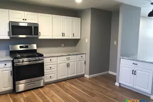 2316 N Austin St, Seguin, TX 78155 - Photo 4