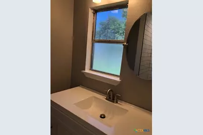 2316 N Austin Street, Seguin, TX 78155 - Photo 10