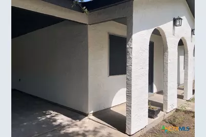 2316 N Austin Street, Seguin, TX 78155 - Photo 2