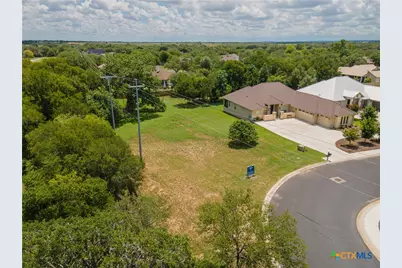 601 Oak Creek Parkway, Seguin, TX 78155 - Photo 2