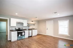 2003 Woodlawn St, Victoria, TX 77901 - Photo 6