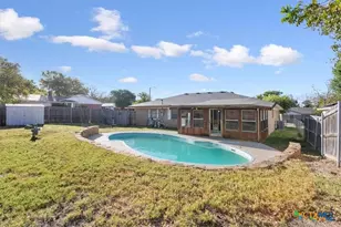 907 Willowbrook St, Copperas Cove, TX 76522 - Photo 2