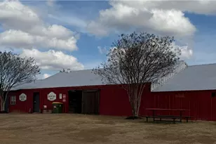 33 Fairway Dr, Hilltop Lakes, TX 77871 - Photo 8