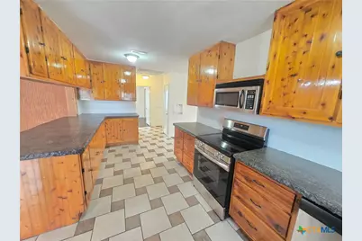 702 E Anaqua Avenue, Victoria, TX 77901 - Photo 4