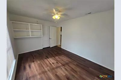 702 E Anaqua Avenue, Victoria, TX 77901 - Photo 10