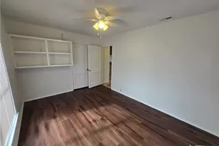 702 E Anaqua Ave, Victoria, TX 77901 - Photo 10