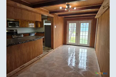 702 E Anaqua Avenue, Victoria, TX 77901 - Photo 16