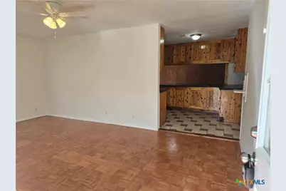 702 E Anaqua Avenue, Victoria, TX 77901 - Photo 8