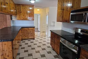 702 E Anaqua Ave, Victoria, TX 77901 - Photo 14