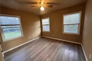 505 Center St, Belton, TX 76513 - Photo 8