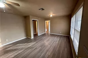 505 Center St, Belton, TX 76513 - Photo 4