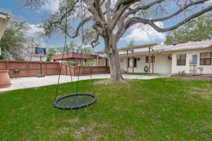 953 E Cedar St, Seguin, TX 78155 - Photo 36