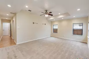 953 E Cedar St, Seguin, TX 78155 - Photo 16