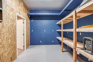 953 E Cedar St, Seguin, TX 78155 - Photo 28