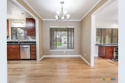 953 E Cedar Street, Seguin, TX 78155 - Photo 10