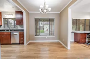 953 E Cedar St, Seguin, TX 78155 - Photo 10