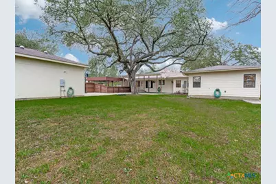 953 E Cedar Street, Seguin, TX 78155 - Photo 40