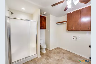 953 E Cedar Street, Seguin, TX 78155 - Photo 20