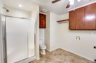 953 E Cedar St, Seguin, TX 78155 - Photo 20