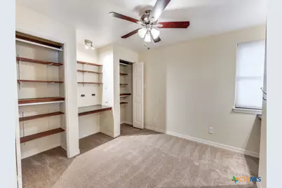 953 E Cedar Street, Seguin, TX 78155 - Photo 14