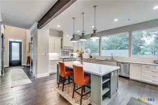 911 Farm St, Bastrop, TX 78602 - Photo 8