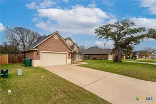 601 Marshall Dr, Belton, TX 76513 - Photo 2