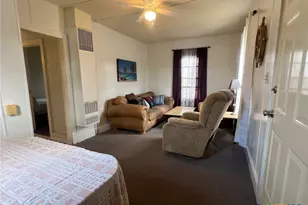 327 W Main St, Port Lavaca, TX 77979 - Photo 8