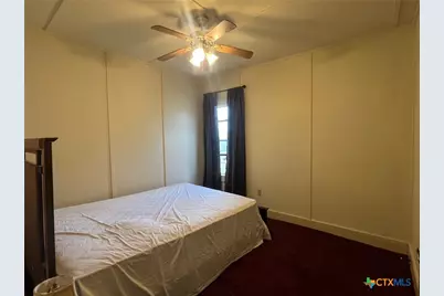 327 W Main Street, Port Lavaca, TX 77979 - Photo 6