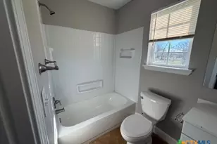 661 W Austin St, Luling, TX 78648 - Photo 8