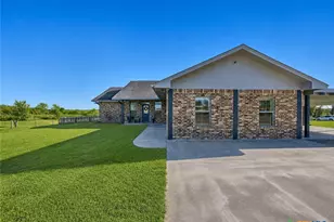 1733 Co Rd 376, Shiner, TX 77984 - Photo 34