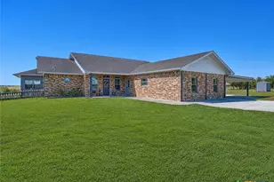 1733 Co Rd 376, Shiner, TX 77984 - Photo 2