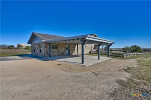 1733 Co Rd 376, Shiner, TX 77984 - Photo 38
