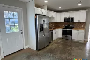 502 Willow Ave, Luling, TX 78648 - Photo 6