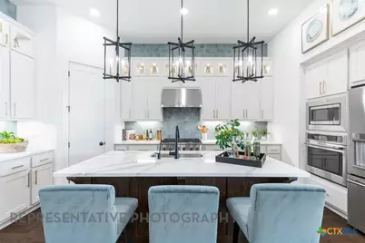 1110 Neria Loop, San Antonio, TX 78224 - Photo 2