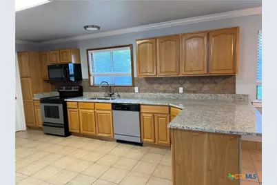 1338 Canary Lane, Seguin, TX 78155 - Photo 30