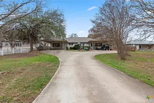 180 Oak Terrace, Seguin, TX 78155 - Photo 2