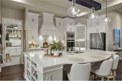 5755 High Forest Drive, New Braunfels, TX 78132 - Photo 10